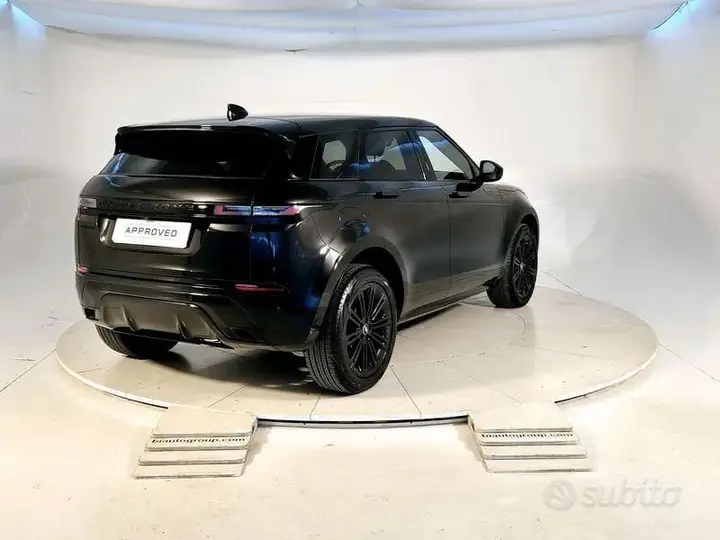 Land Rover Range Rover Evoque 2024 photo 2