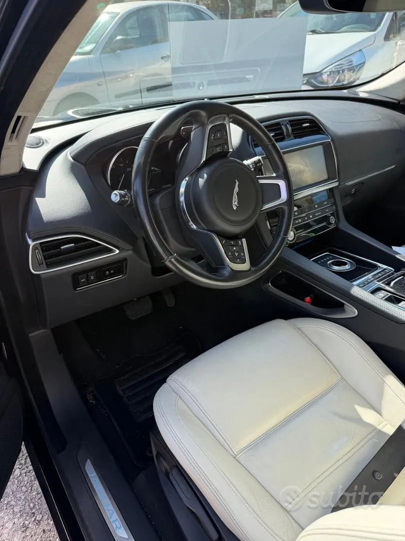 Jaguar F-Pace 2020 photo 4