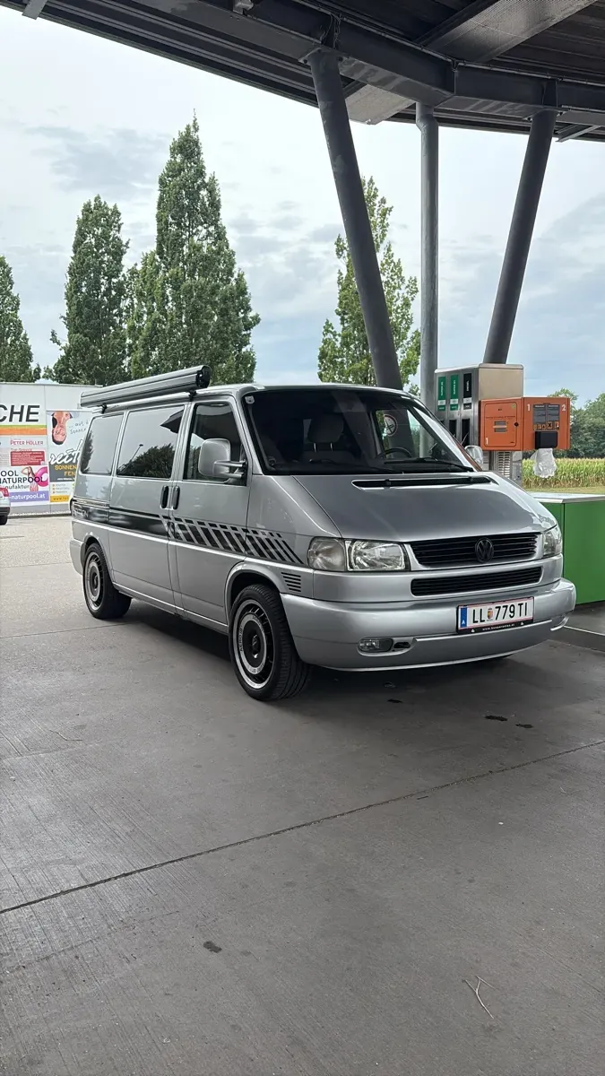 Volkswagen Caravelle 2002 photo 2