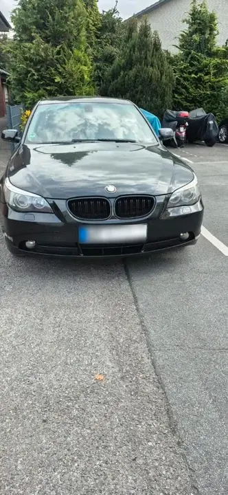BMW 520I