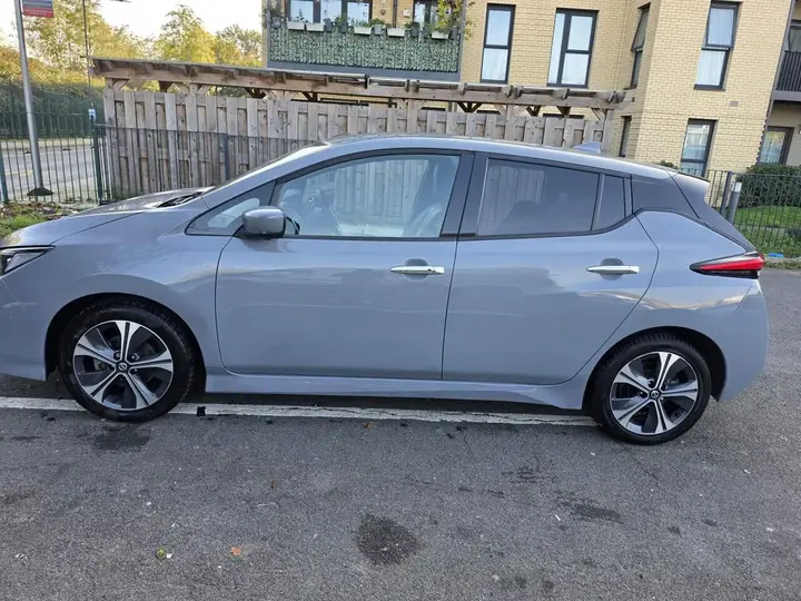 Nissan Leaf 2021 photo 3