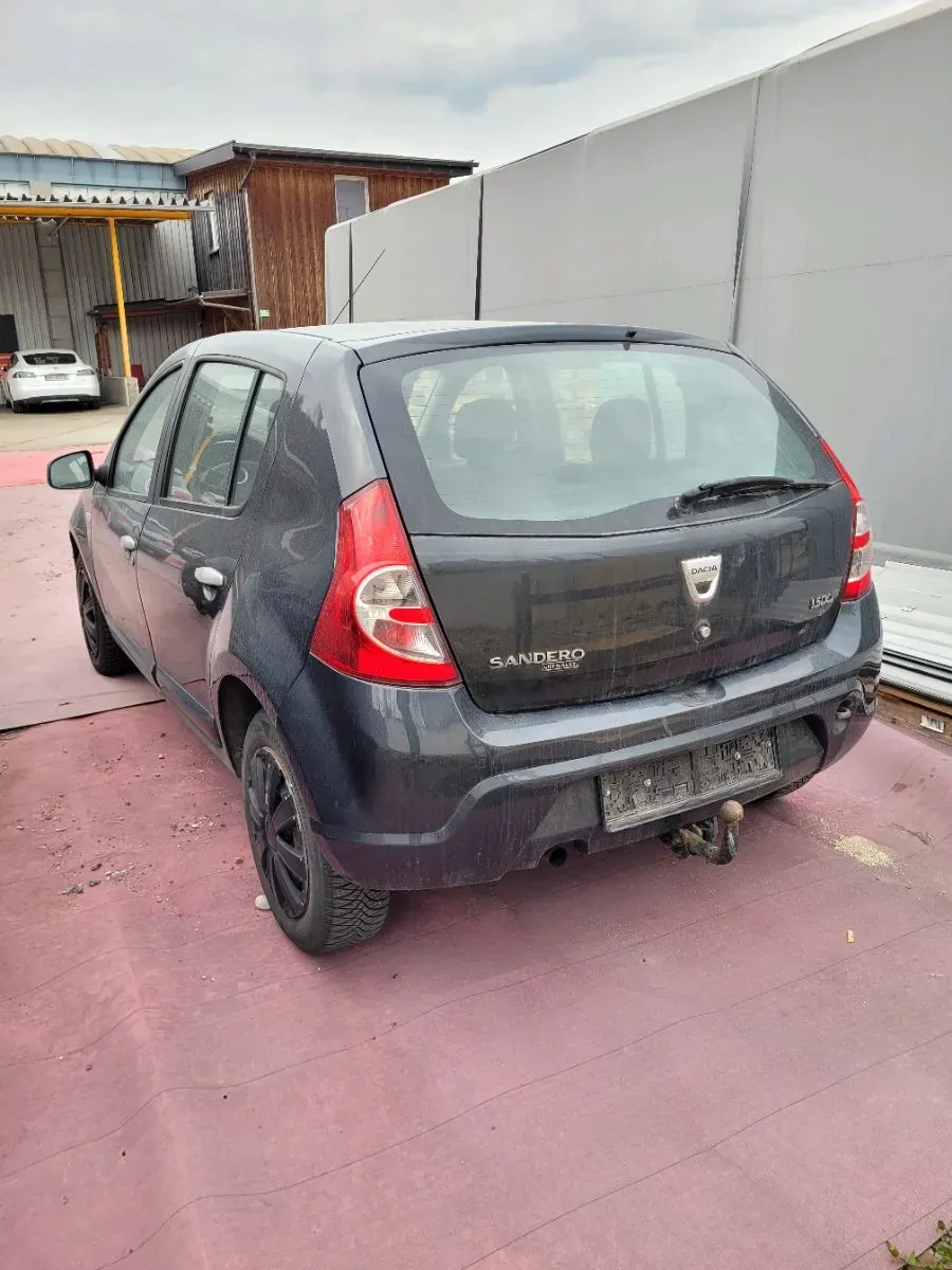 Dacia Sandero 2009 photo 2