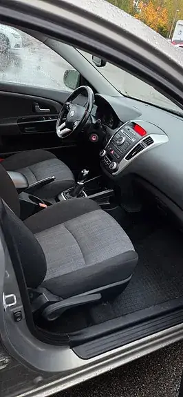 Kia Ceed 2010 photo 5