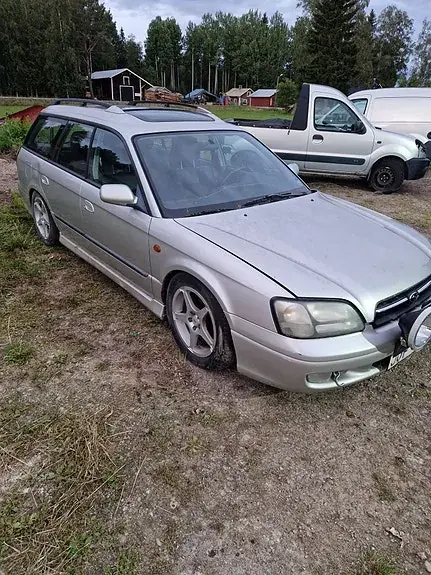 Subaru Legacy 1999 photo 2