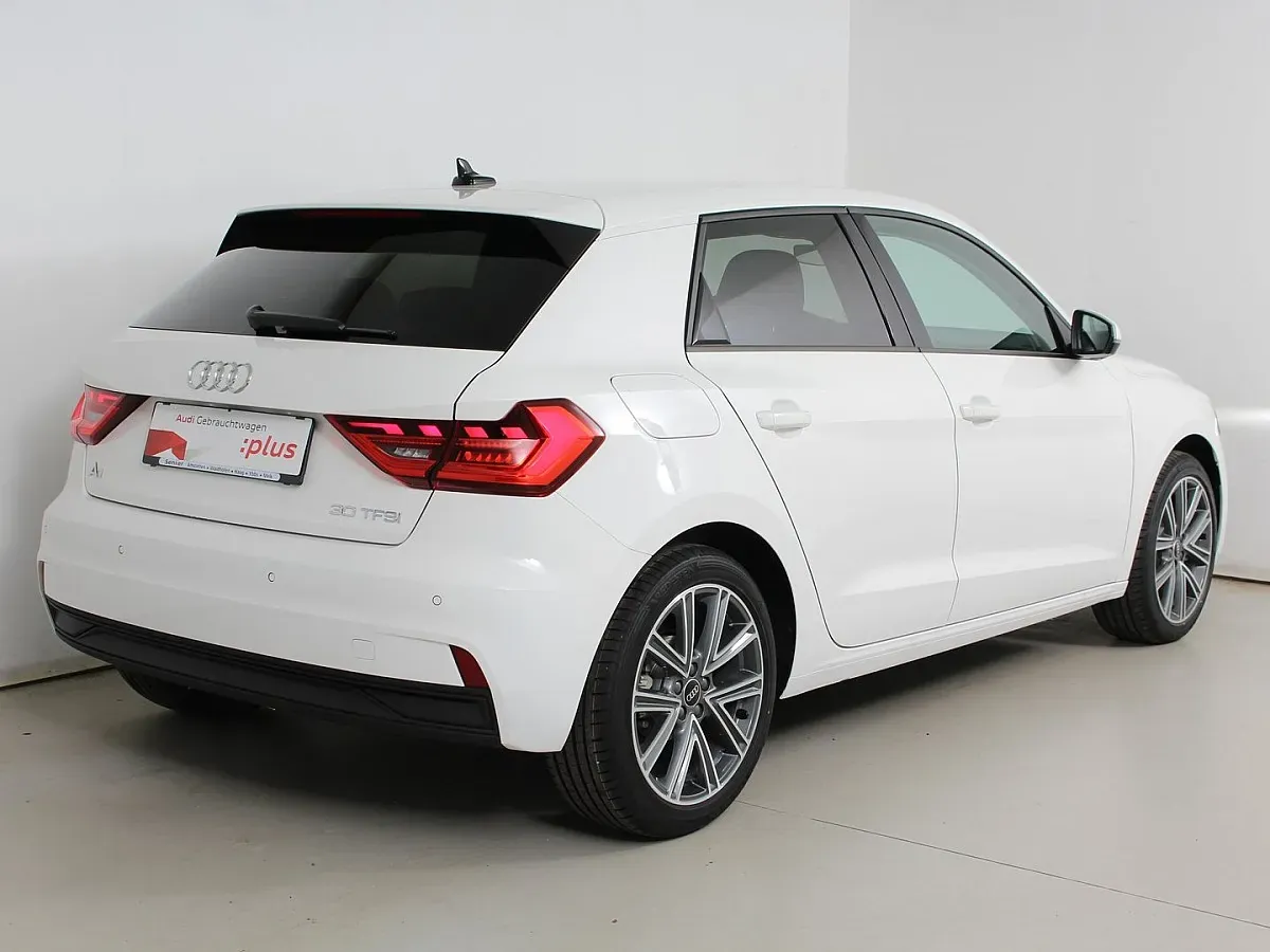 Audi A1 2025 photo 2