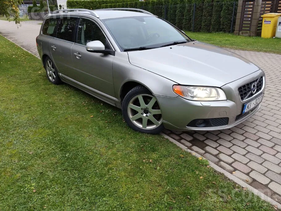 Volvo V70 2010 photo 2