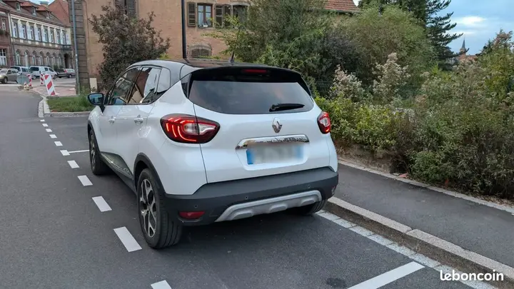 Renault Captur 2019 photo 2