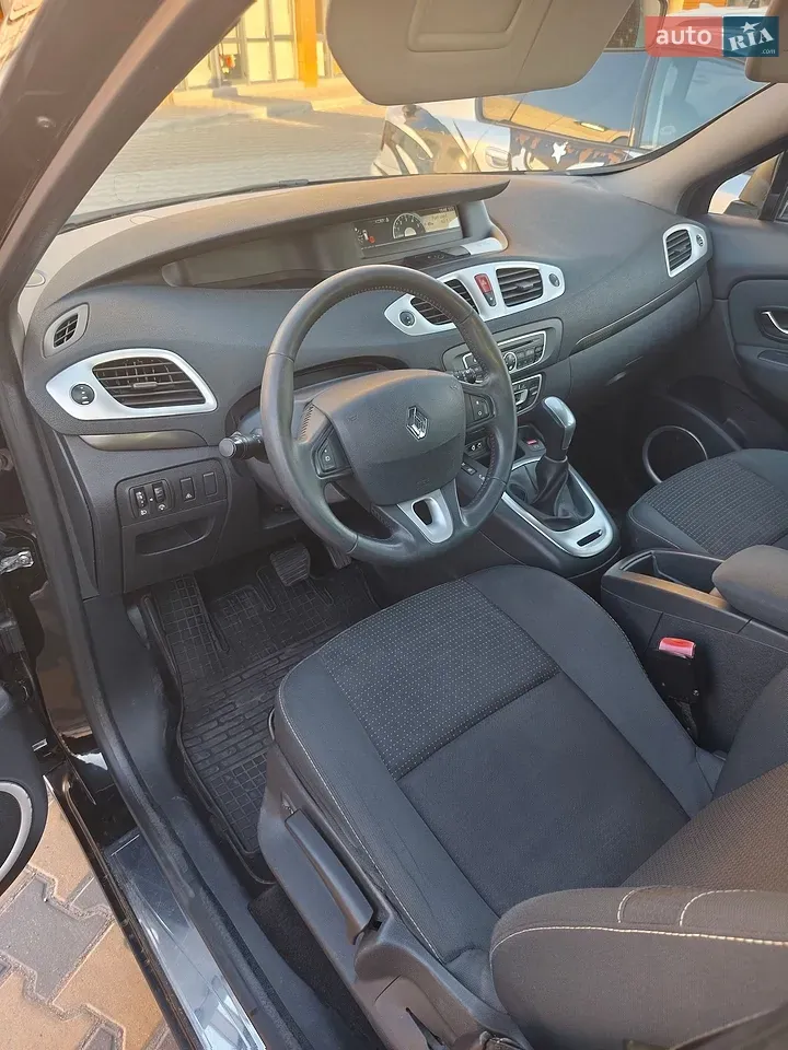 Renault Scenic 2010 photo 4