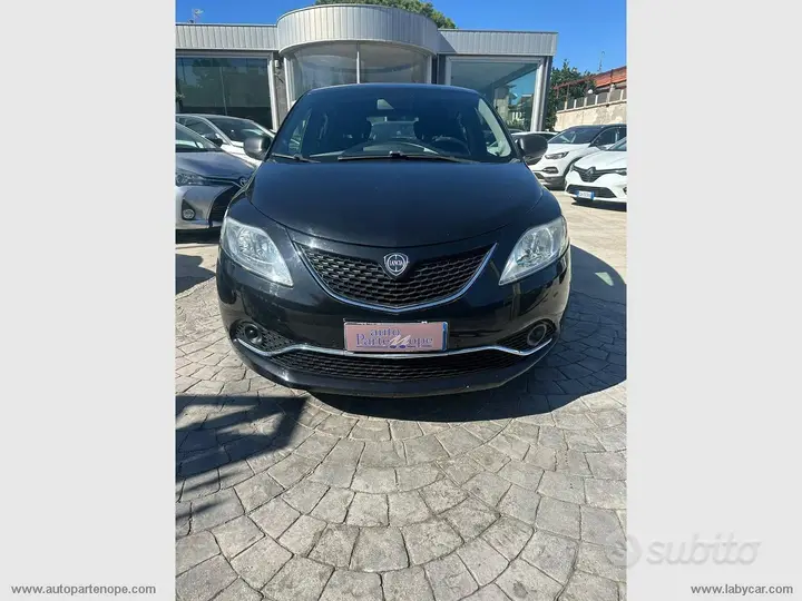 Lancia Ypsilon 2018 photo 2
