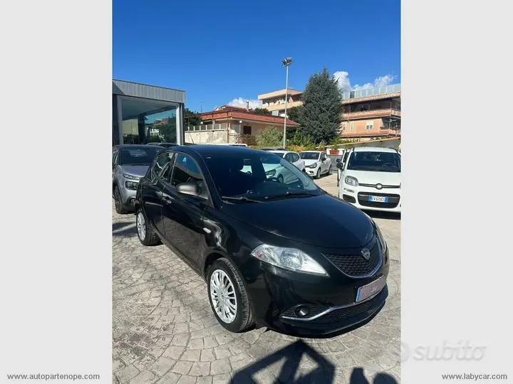 Lancia Ypsilon