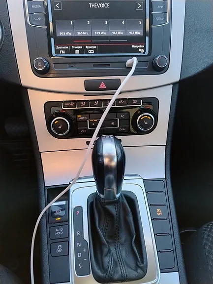 Volkswagen Passat 2011 photo 4