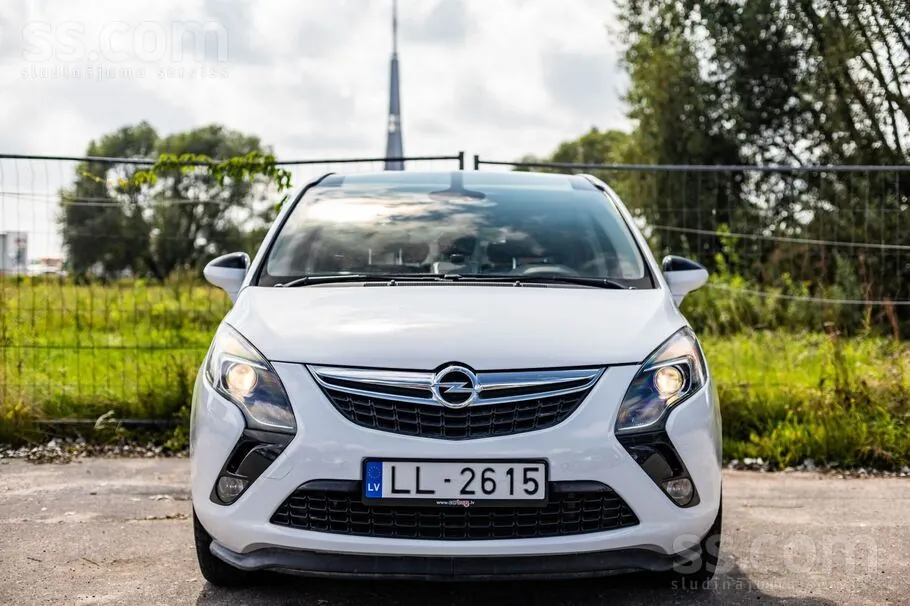 Opel Zafira 2012 photo 3