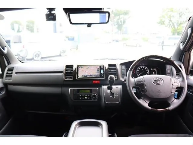 Toyota Hiace 2025 photo 2