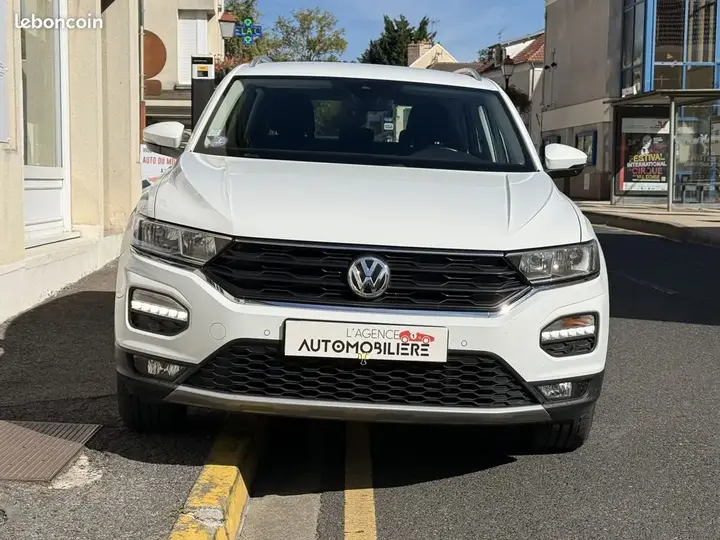 Volkswagen T-Roc 2020 photo 2