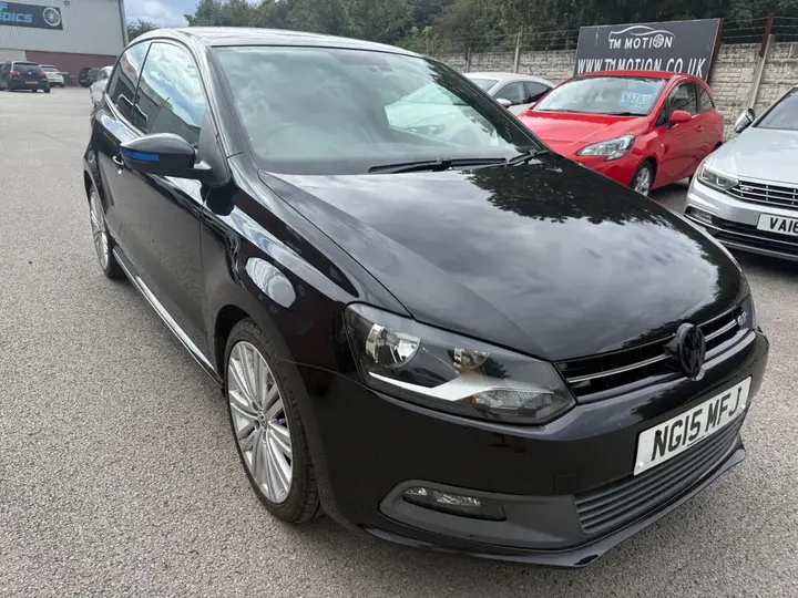 Volkswagen Polo 2015 photo 2