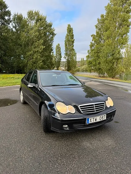 Mercedes-Benz C180 2006 photo 2