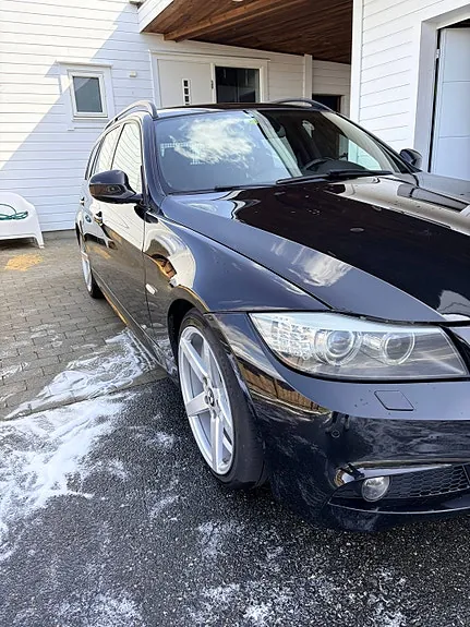 BMW 320D 2010 photo 4