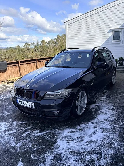 BMW 320D 2010 photo 2