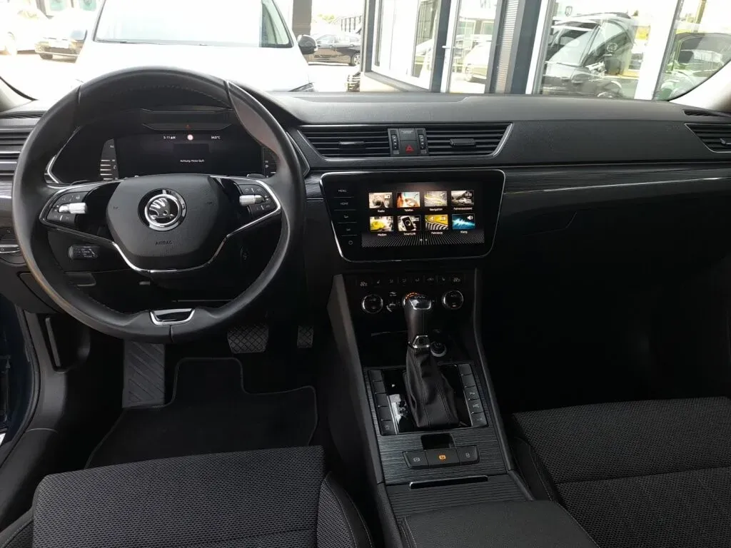 Skoda Superb 2022 photo 3