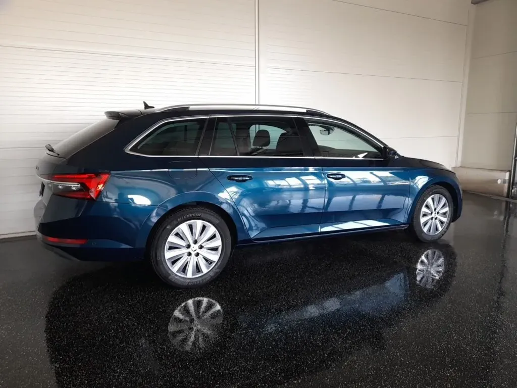 Skoda Superb 2022 photo 2