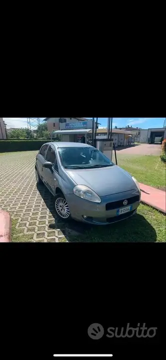Fiat Grande Punto 2010 photo 3