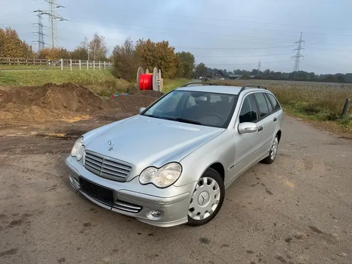 Mercedes-Benz C200