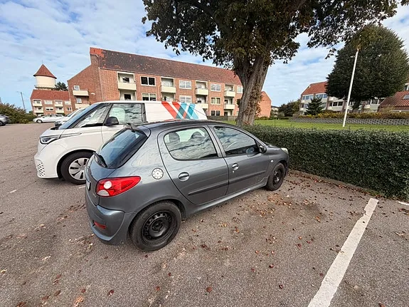 Peugeot 206 2010 photo 5