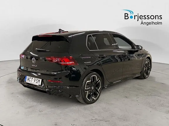Volkswagen Golf I 2026 photo 3