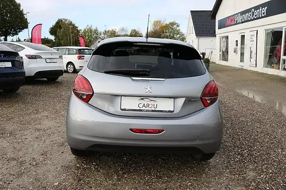 Peugeot 208 2018 photo 5