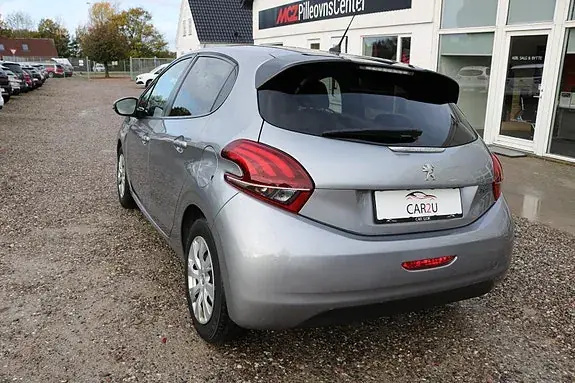 Peugeot 208 2018 photo 4