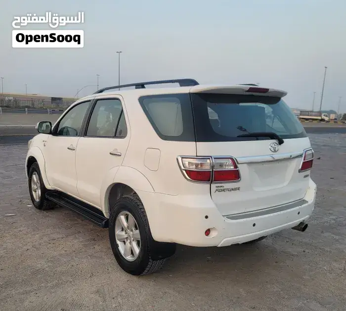 Toyota Fortuner 2011 photo 3
