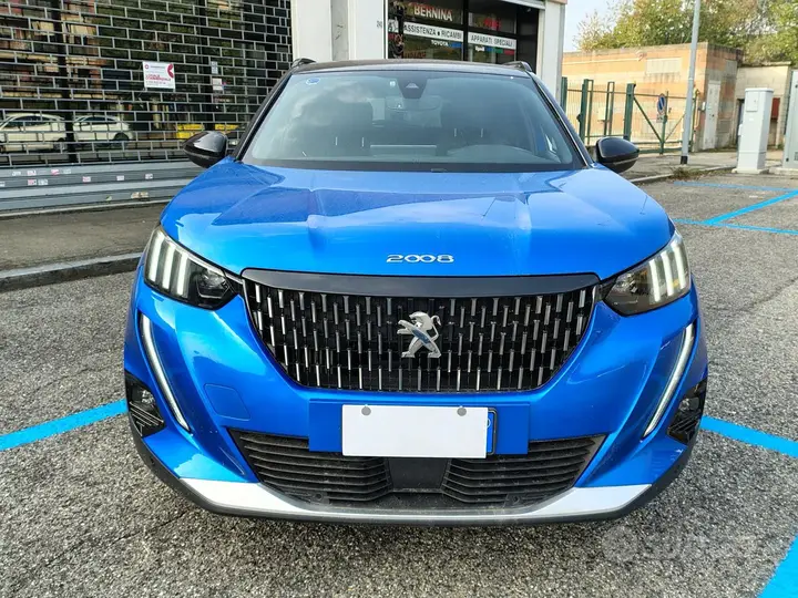 Peugeot 2008 2021 photo 2