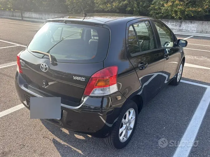 Toyota Yaris 2009 photo 4