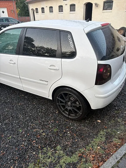 Volkswagen Polo 2008 photo 2