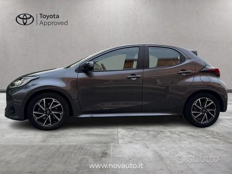 Toyota Yaris 2022 photo 2