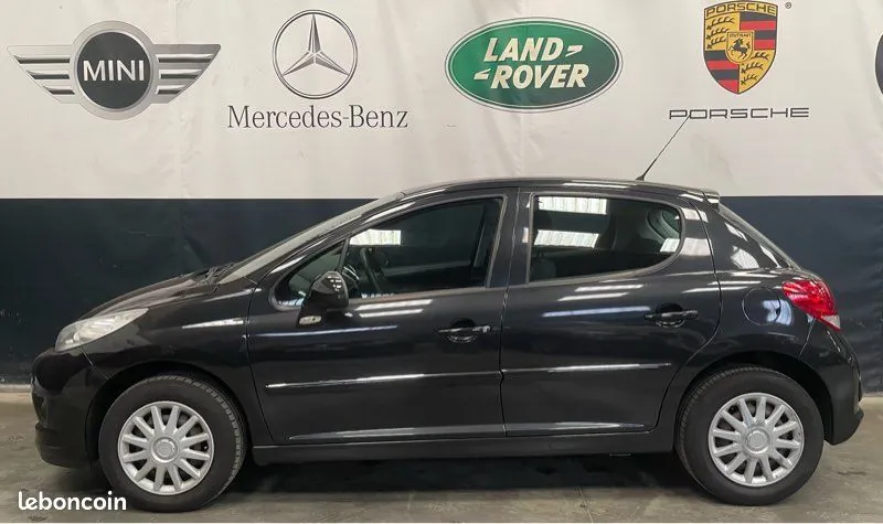 Peugeot 207 2013 photo 3