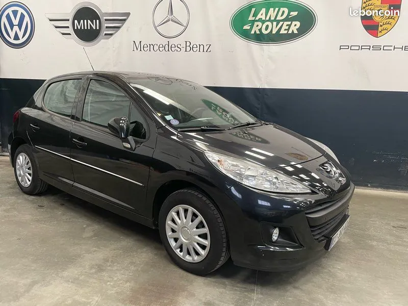 Peugeot 207 2013 photo 2