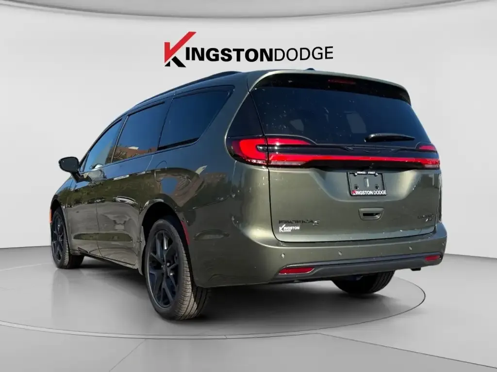 Chrysler Pacifica 2027 photo 3