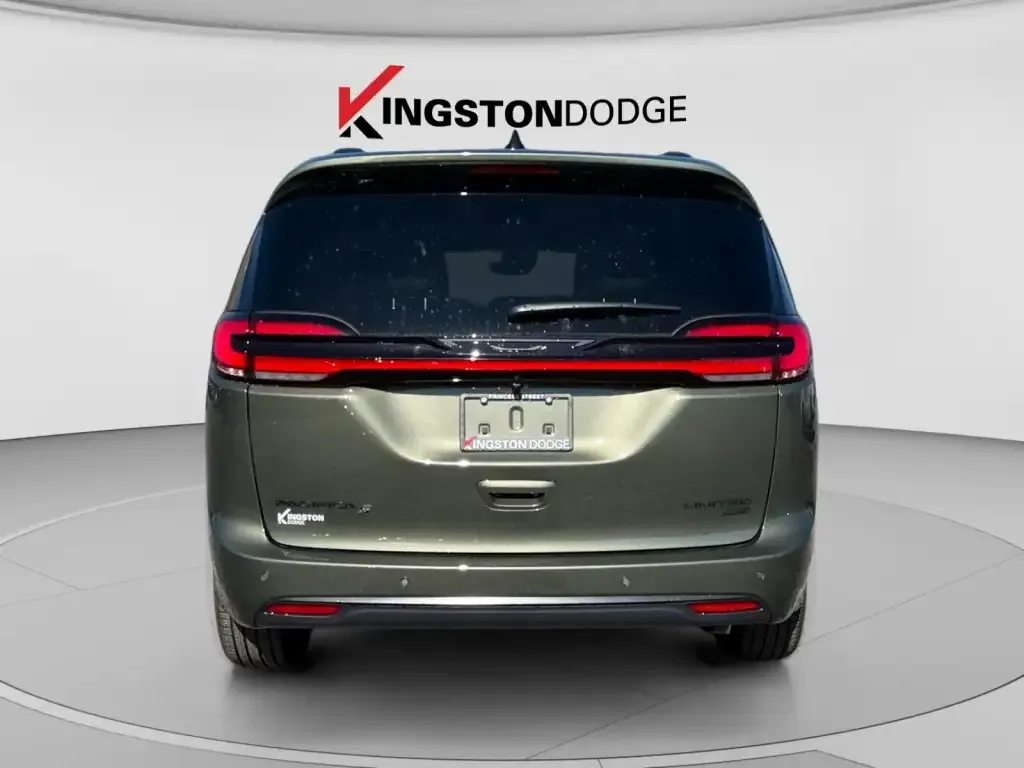 Chrysler Pacifica 2027 photo 4