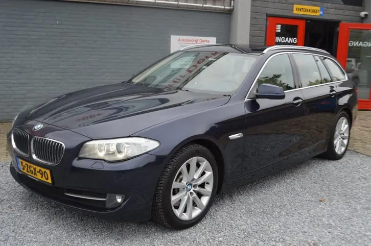 BMW 5 Series 2011 photo 2