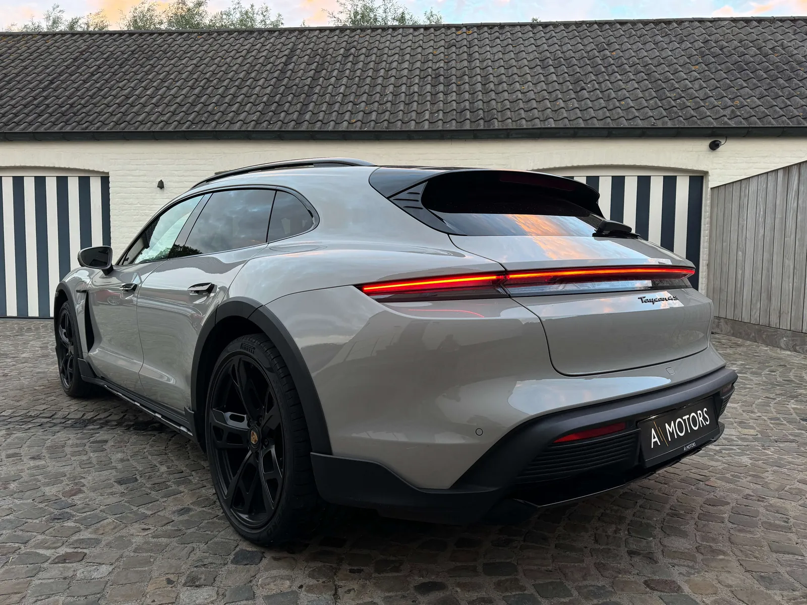 Porsche Taycan 2023 photo 4
