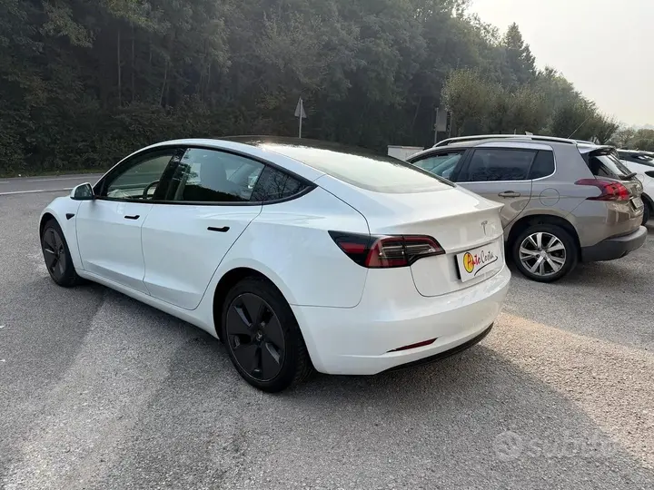 Tesla Model 3 2023 photo 5