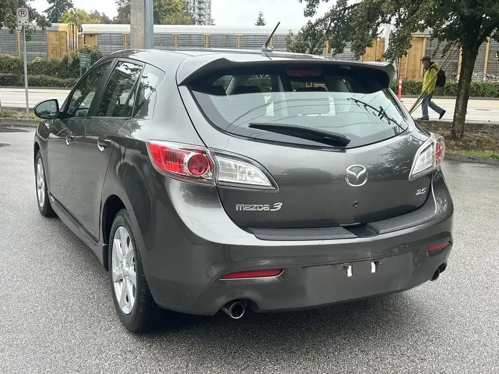 Mazda Mazda3 2011 photo 3