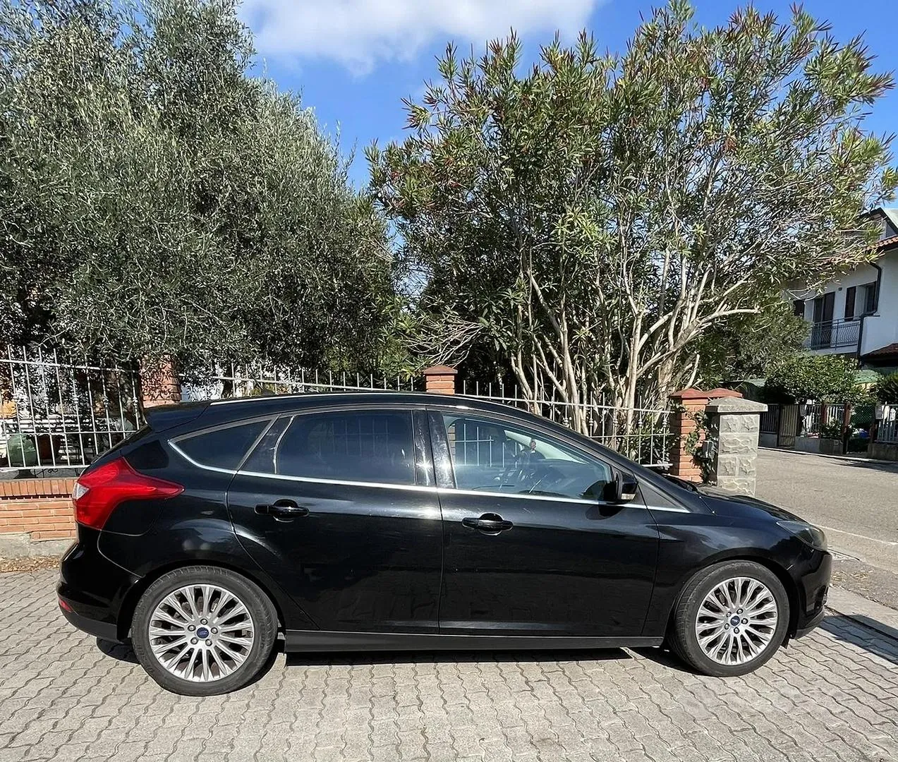 Ford Focus 2011 photo 3
