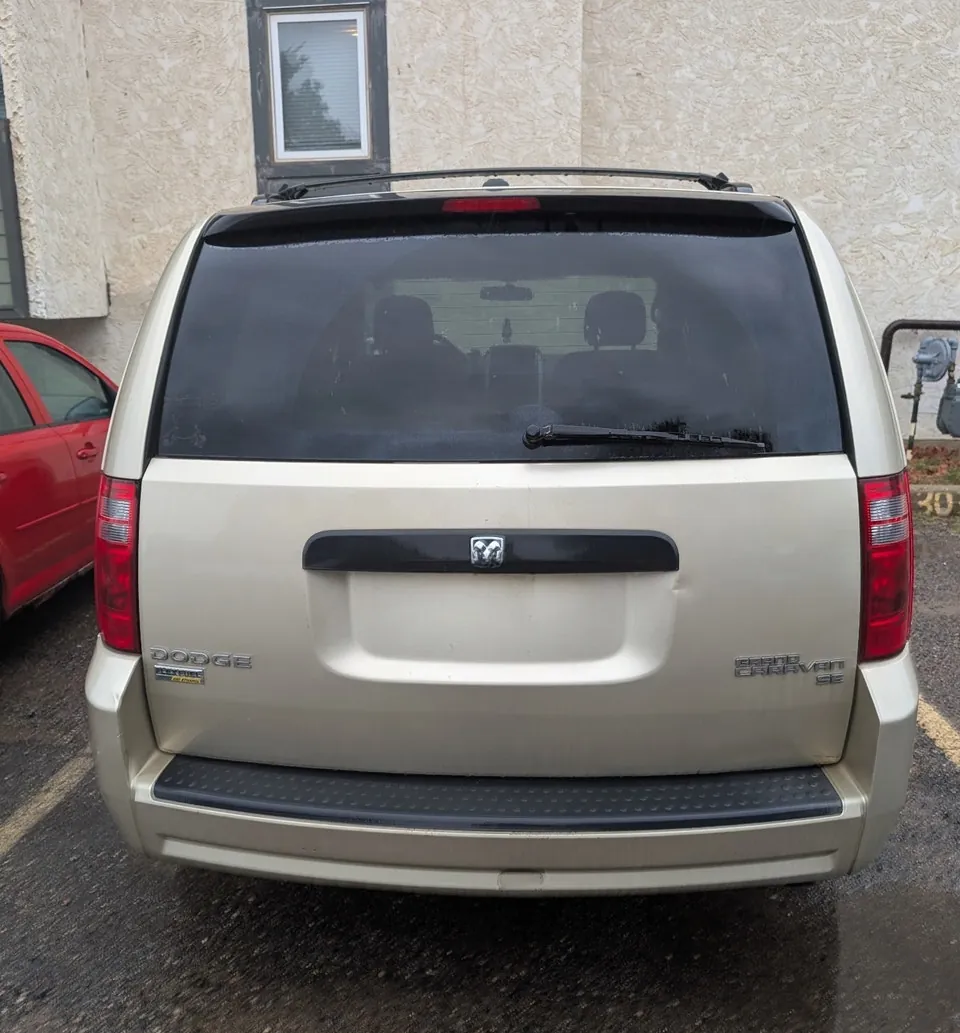 Dodge Grand Caravan 2010 photo 3