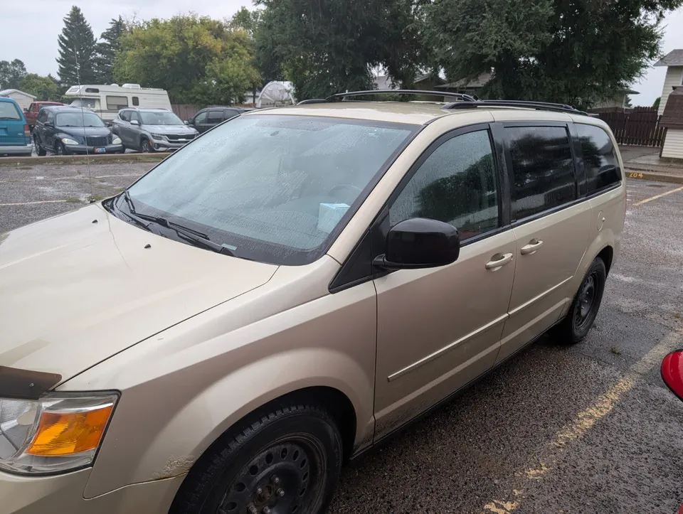 Dodge Grand Caravan 2010 photo 2