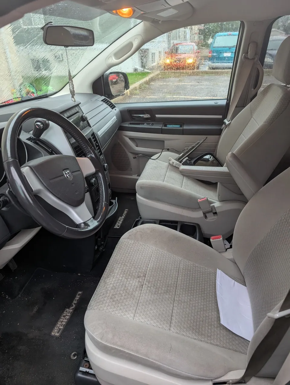 Dodge Grand Caravan 2010 photo 5