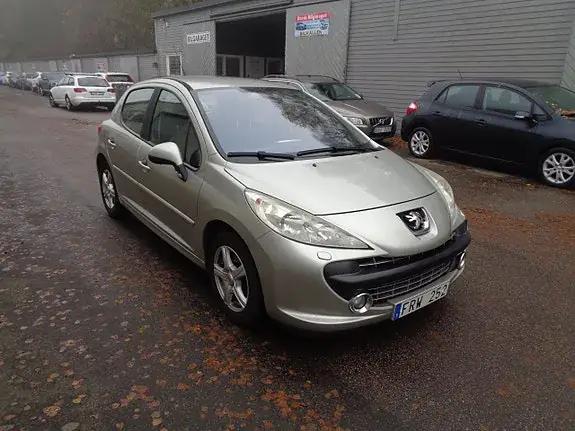 Peugeot 207 2007 photo 3