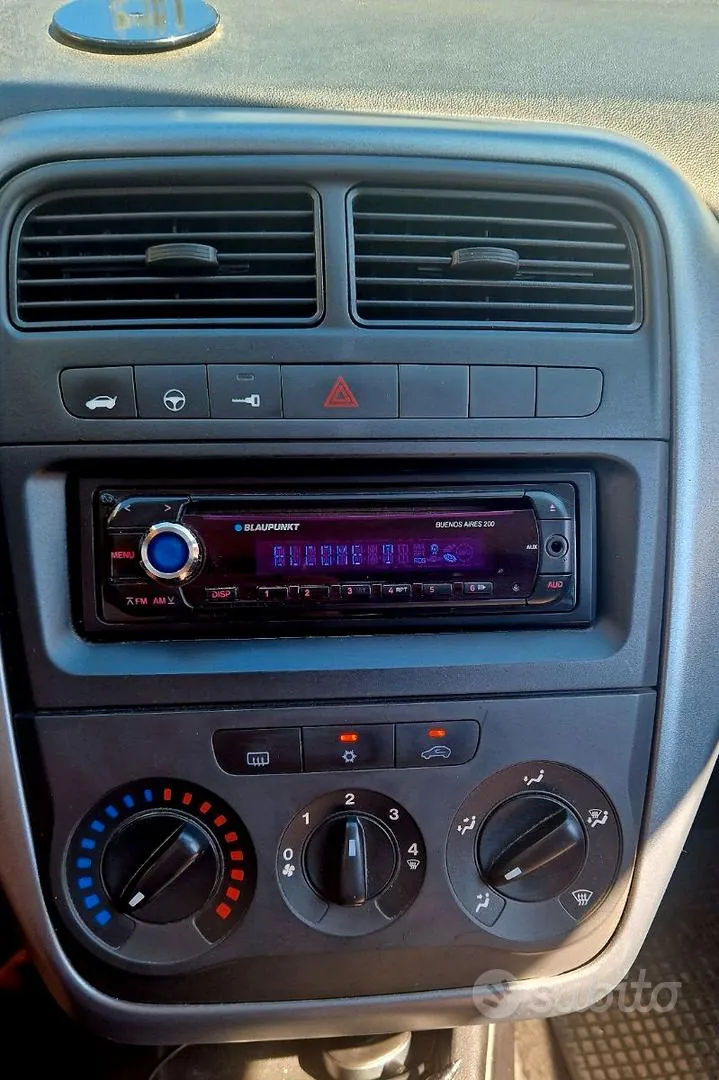 Fiat Grande Punto 2009 photo 3
