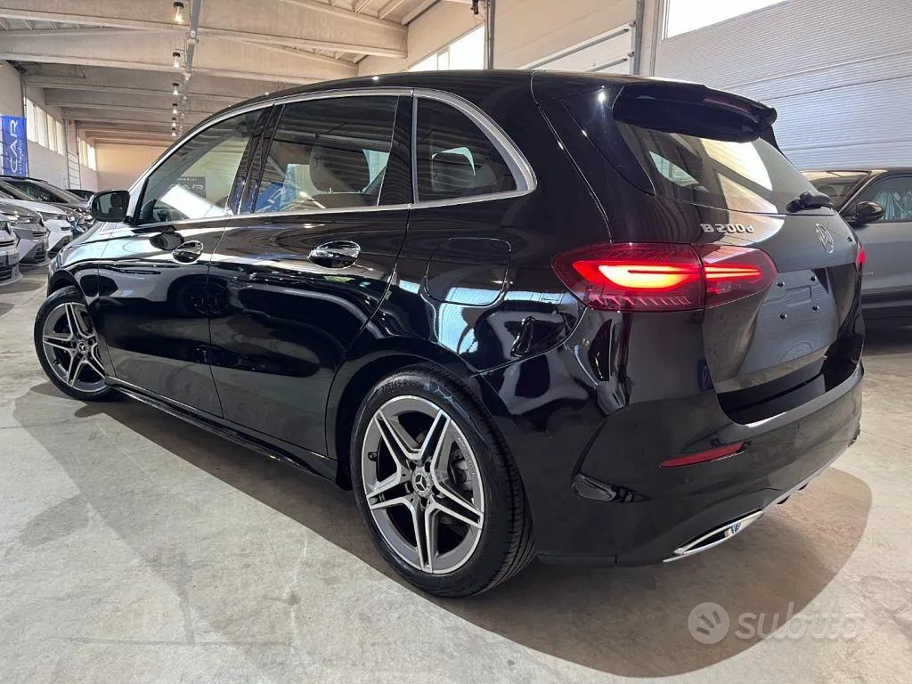 Mercedes-Benz B 200 D 2024 photo 3